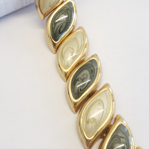 Vintage Green Swirl & Cream Swirl Gold Link Choker Necklace - Picture 5 of 9